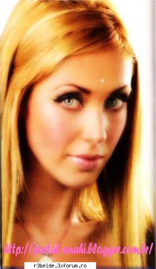 anahi a pozat pentru avon...... - andreea93rbd - Anahi