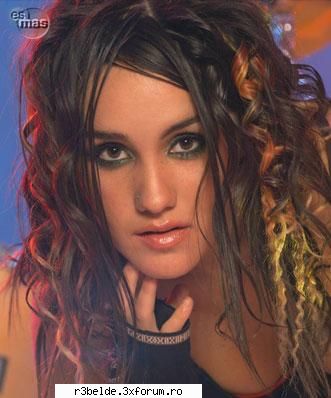 e super si in asta :uimit:  :nod:  :nebun: poze cu ea...